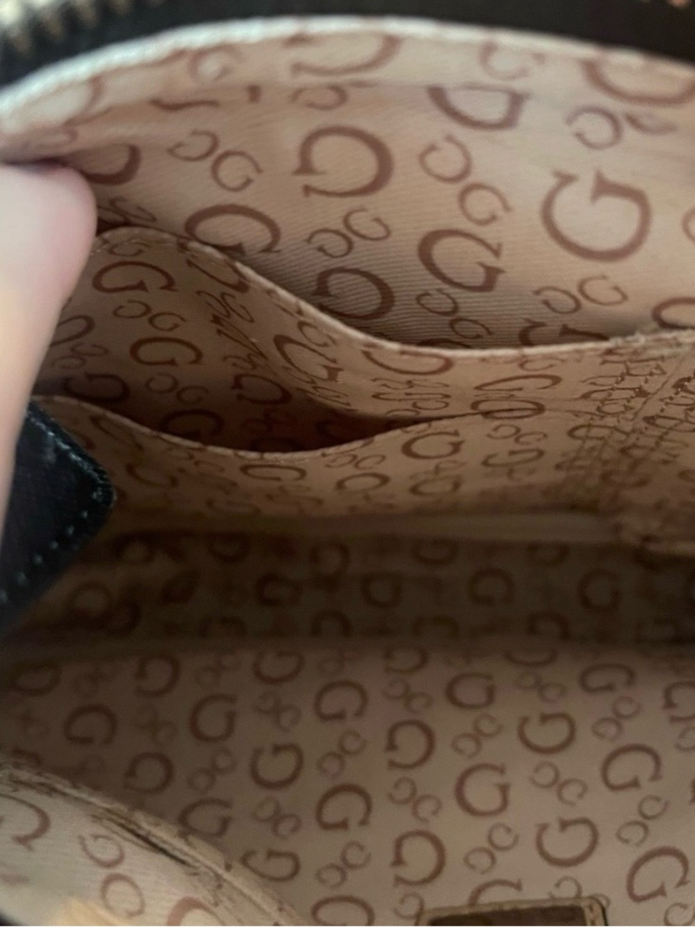 Iconic vintage early-2000s GUESS nylon shoulder bag! - Picture 3 of 4